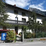 Pri Lovrizu Gostinjska kuća 4*