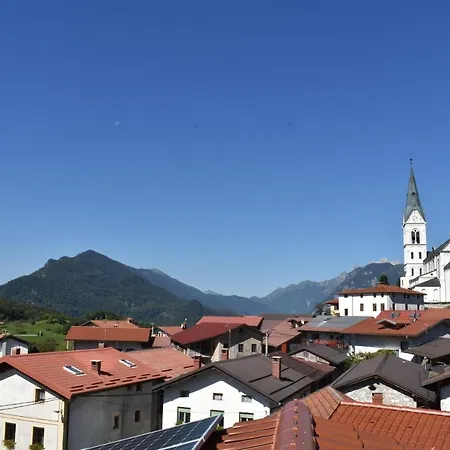 Pri Lovrizu Konukevi Kobarid