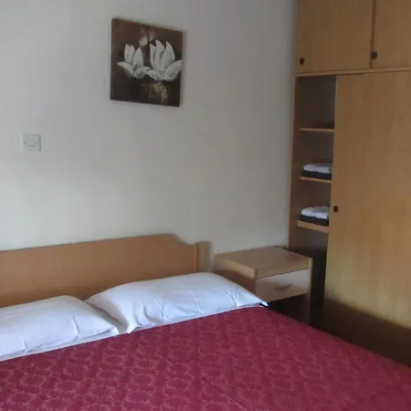 Pri Lovrizu Konukevi Kobarid