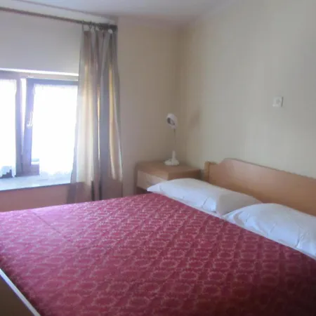 Pri Lovrizu Guest house 4*