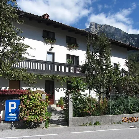 Pri Lovrizu Guest house 4*