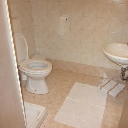 Guest house Pri Lovrizu