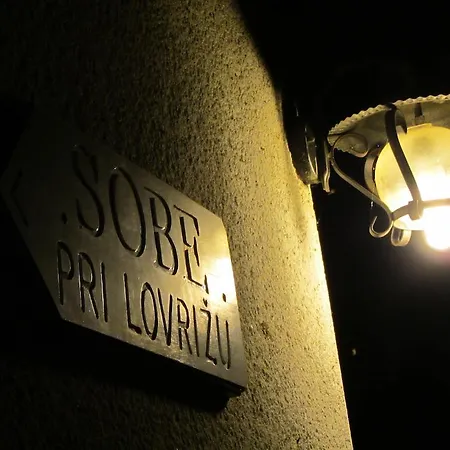 בית הארחה Pri Lovrizu