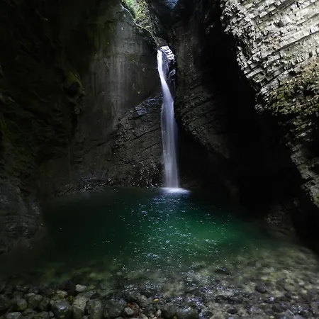 בית הארחה Pri Lovrizu 2*