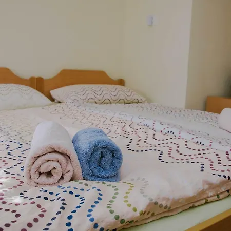 Konukevi Pri Lovrizu 2*