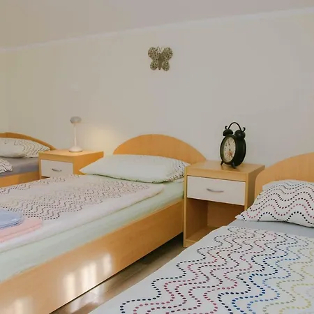 Pri Lovrizu Guest house 4*