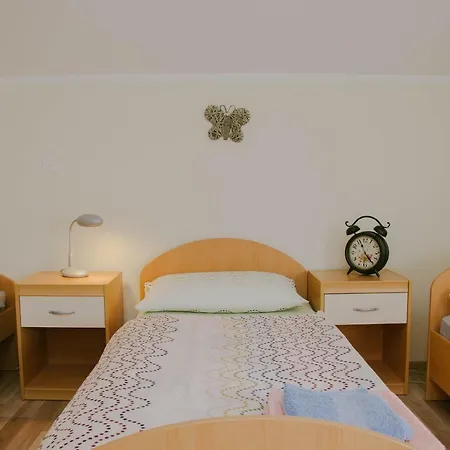 Konukevi Pri Lovrizu Kobarid