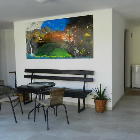 Pri Lovrizu Guest house