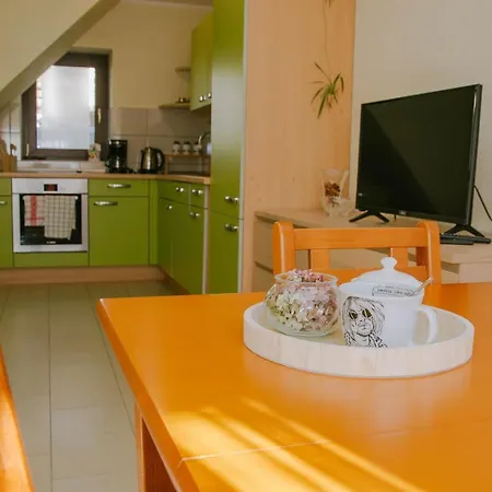 Guest house Pri Lovrizu