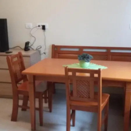 Guest house Pri Lovrizu