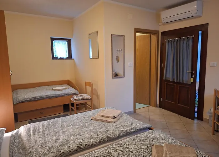 Pensión Pri Lovrizu 2*